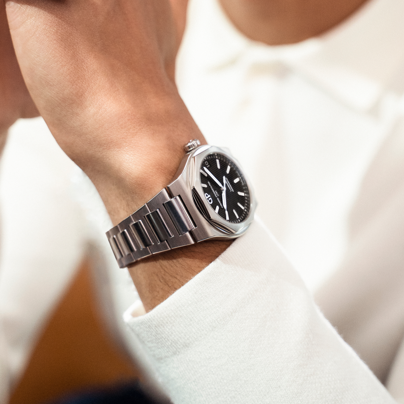 Laureato 42 mm