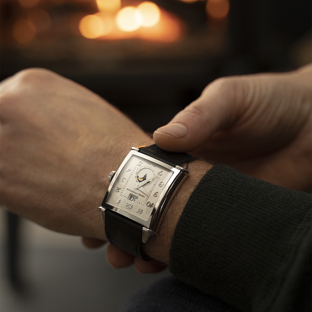 Vintage 1945 XXL Large Date and Moon Phases