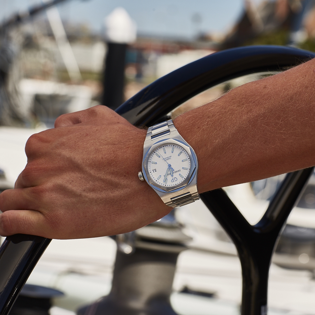 Laureato 42 mm